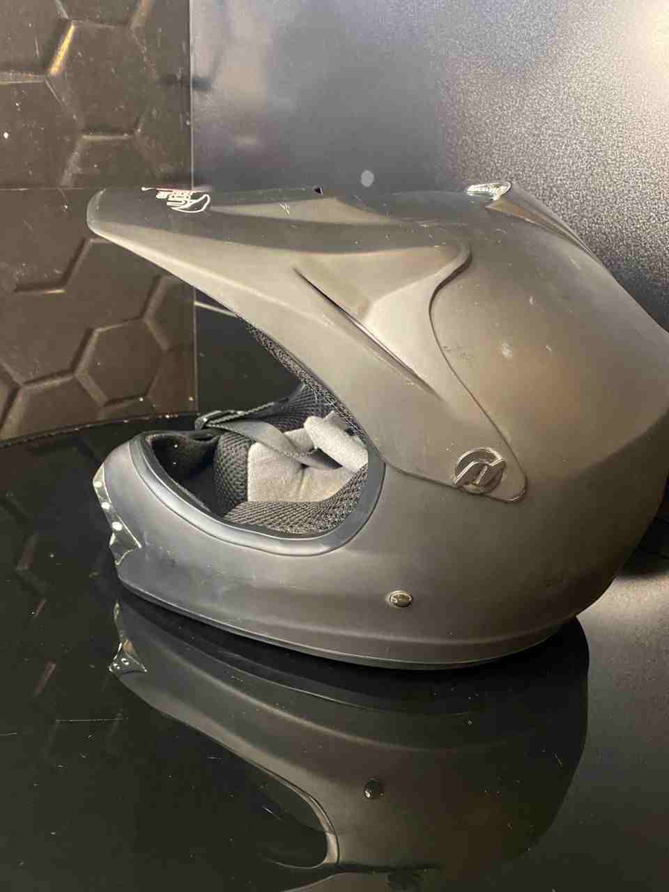 WhatsApp-Image-2025-02-05-at-12.51.30_9f29a566.jpg کلاه کاسکت کودکان qtech pro FMVSS218 - Image 1