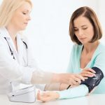 فشار سنج بازویی Yiedlsksy اتوماتیک با صفحه نمایش دیجیتال - Image 3